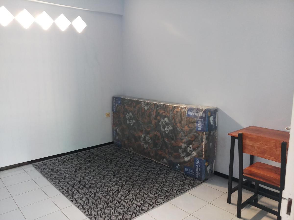 Welirang 20B Homestay - Max 2 Orang Per Kamar Malang Exterior foto